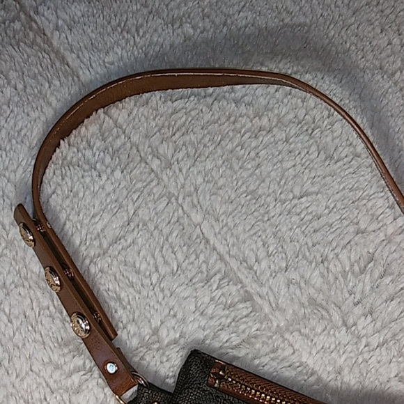 Michael Kors clutch - Picture 8 of 8